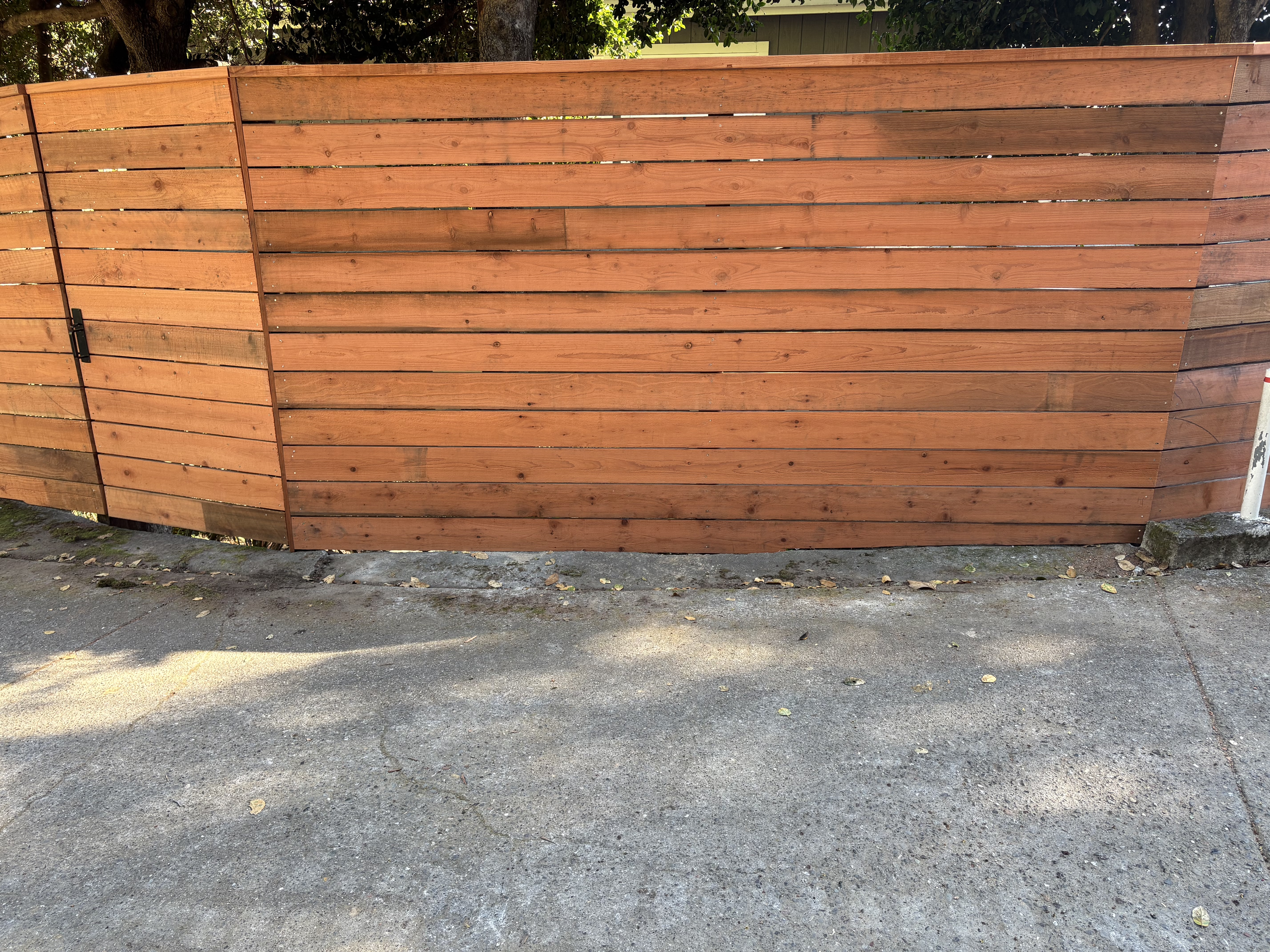 Horizontal cedar driveway gate